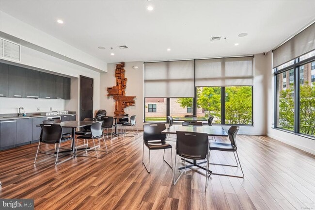 Building Photo - 3234 Royal Fern Pl