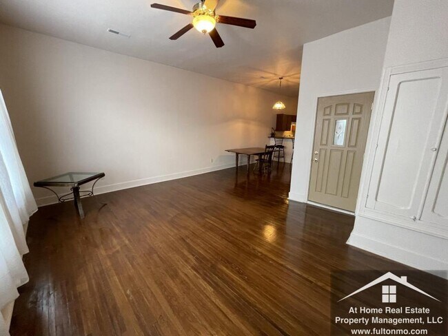 Building Photo - 518 Court Street, Apartment A