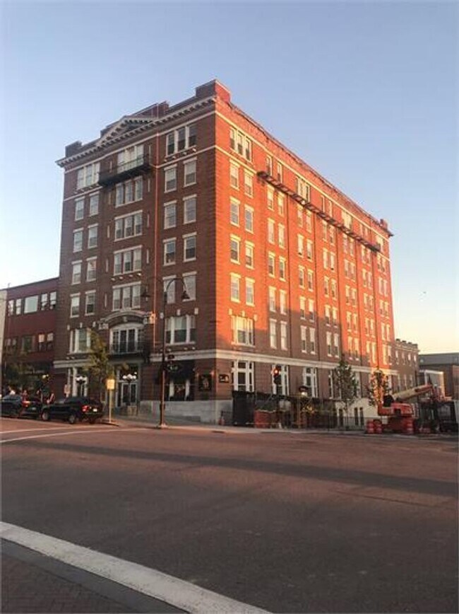 Building Photo - 131 Main St