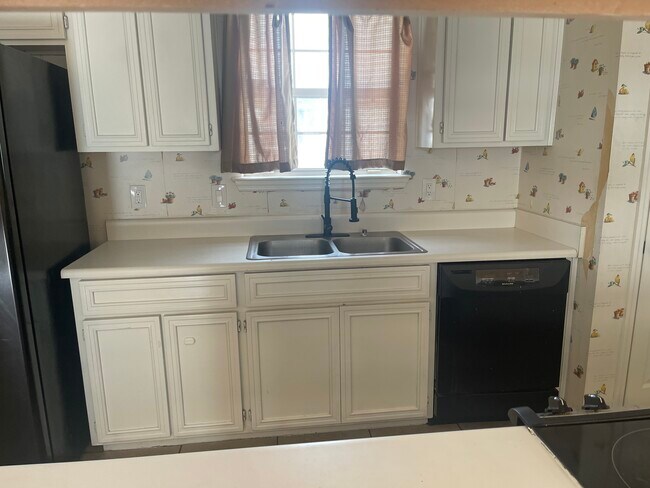 KITCHEN - 3139 Layla st