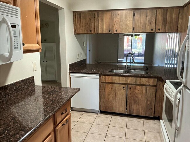 Building Photo - 6412 Bonnie Bay Cir N