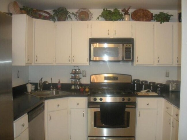 Building Photo - 15 Krenkel Ct