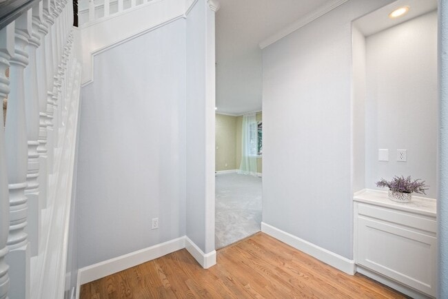 Building Photo - 16044 SE Flavel Dr