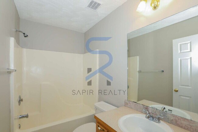 Building Photo - Outdoor Adventure & Downtown Charm – 2BR in Canton