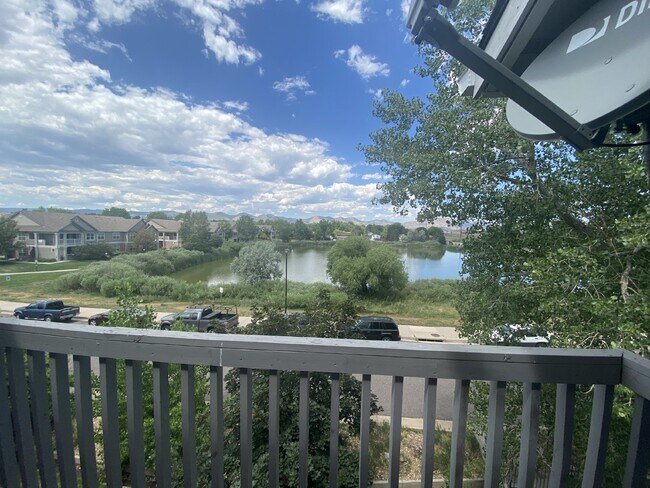 Building Photo - Beautiful Top Floor Condo with Great Views!