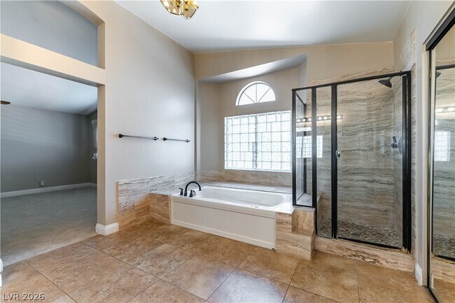 Building Photo - 10028 Sail Landing Ct