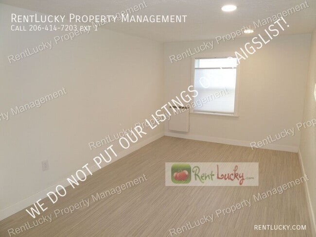 Building Photo - 2110 NE 85th St