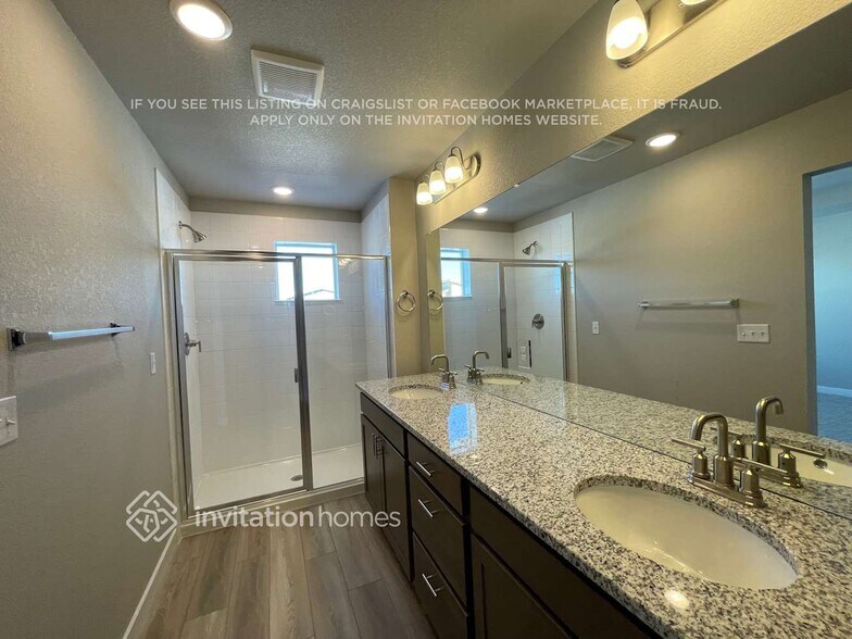 Building Photo - 13573 Arriba Dr