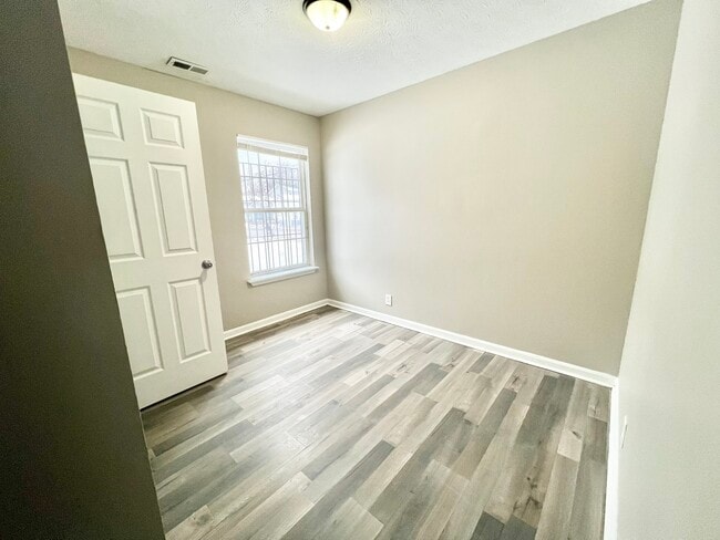 Building Photo - 205 N 26th St