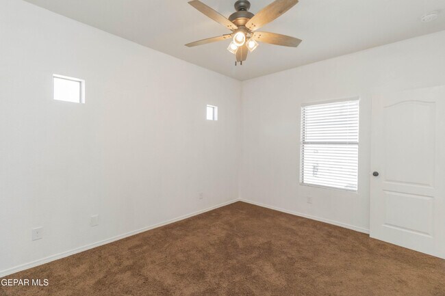 Building Photo - 14749 Sand Gate Dr