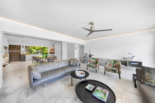 Building Photo - 1141 NE 90th St