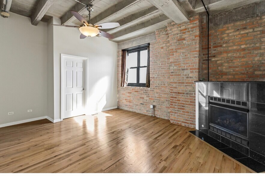 Building Photo - 809 E 40th St