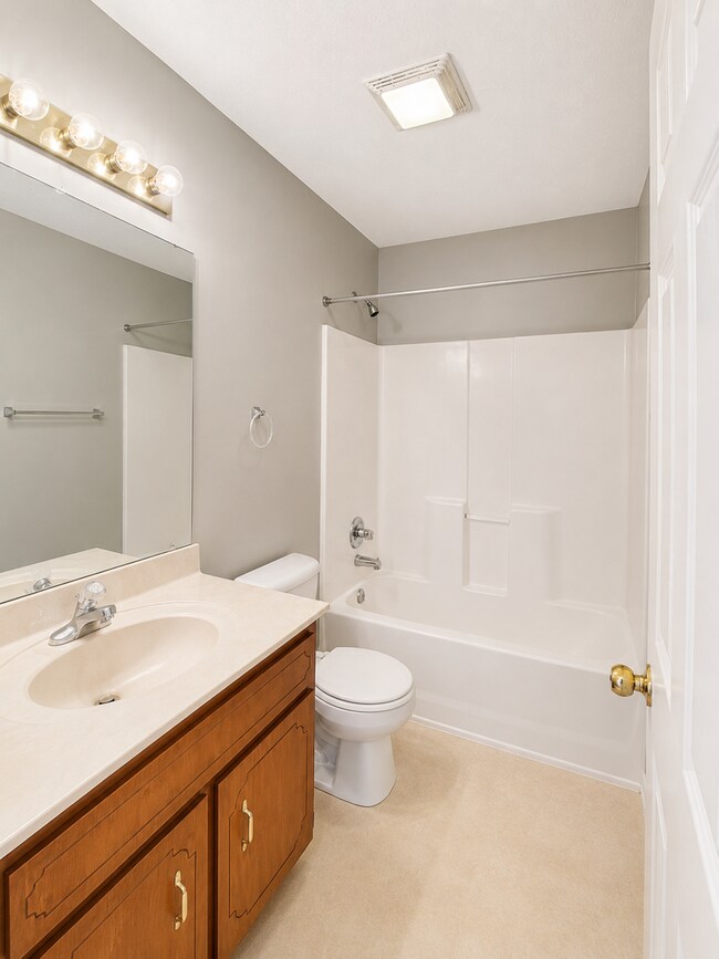 Building Photo - 635 Ashley Oaks Dr