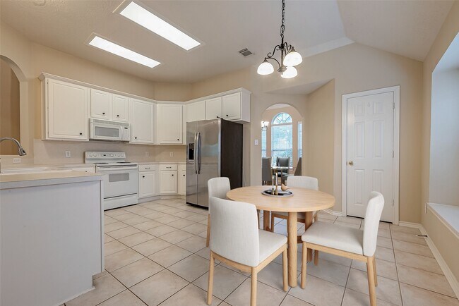 Building Photo - 3423 Pedernales Trails Ln