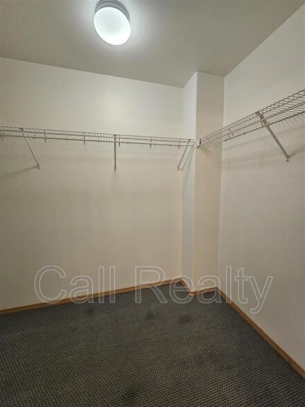 Building Photo - 1021 Malvern St