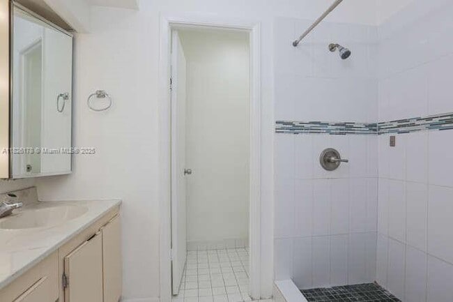 Building Photo - 7126 Ballantrae Ct