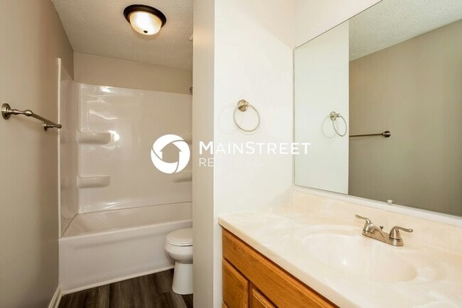 Building Photo - 5 Bedroom Pet-Friendly Home in INDIANAPOLIS, IN with Main Street Renewal