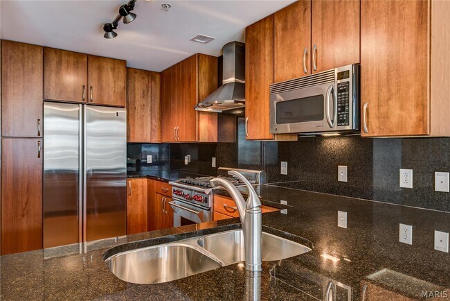 Building Photo - 4909 Laclede Ave