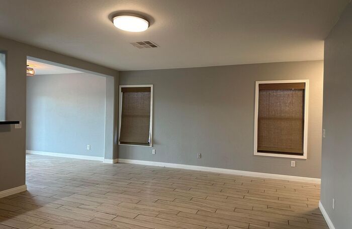 Building Photo - 1401 S 228th Ln