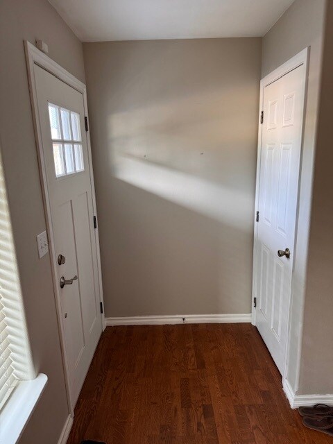 Building Photo - 415 Louis Ln