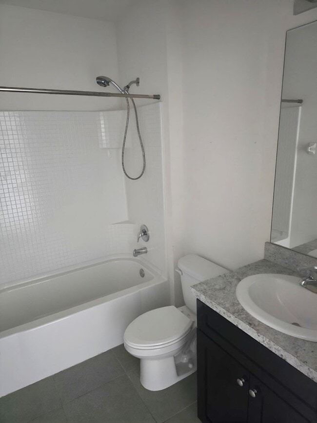 Building Photo - Gorgeous 3/2/2 in Beverly Hills!!!