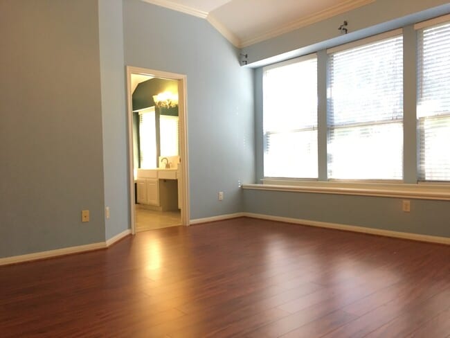 Building Photo - Beautiful 3/2 in Scofield Farms
