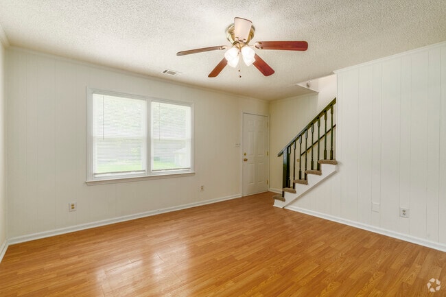 309-D - 2BR, 1.5BA - 950SF - Living Room - Timbercrest Townhomes