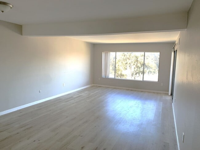Building Photo - COZY 2BD/2BA CONDO AVAILABLE IN SAN DIEGO