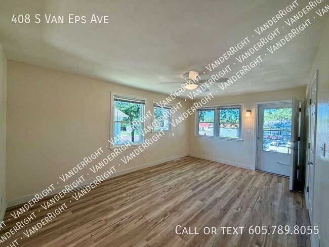 Building Photo - 408 S Van Eps Ave