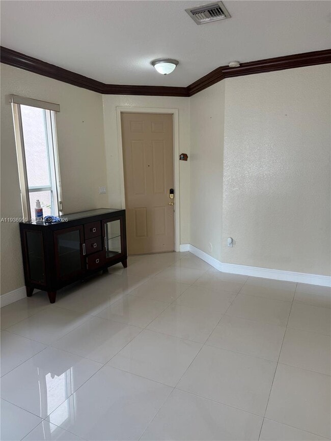 Building Photo - 3951 NE 13th Dr