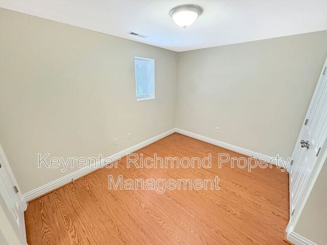 Building Photo - 708 Albemarle St