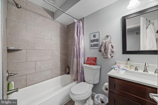 Building Photo - 1720 Arlington St