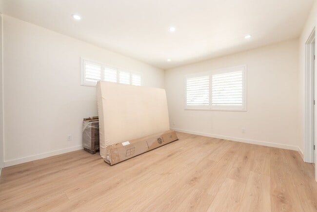 Building Photo - Completely renovated!  Premium location 4 ...