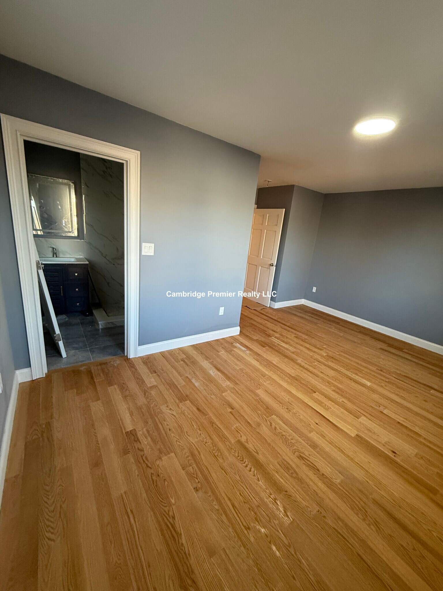 Building Photo - 8 Brentwood St