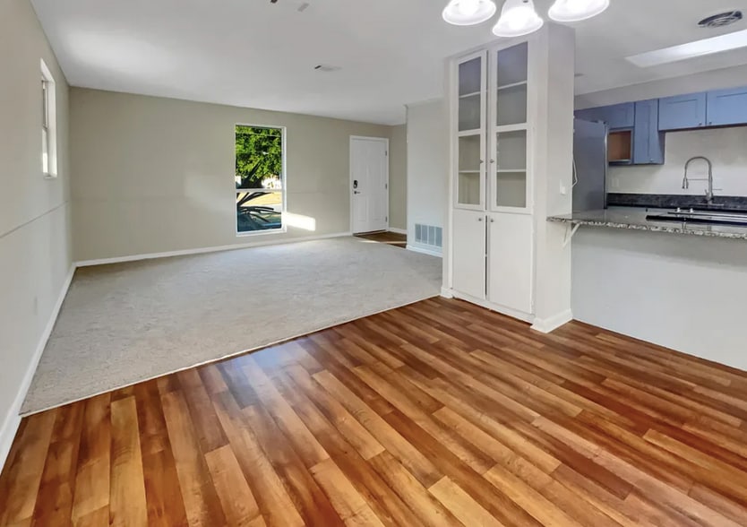 Building Photo - 7748 Knoll Dr N