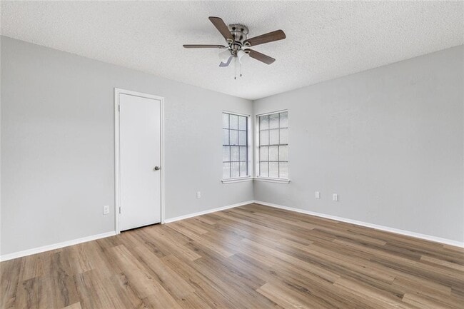 Building Photo - 1803 Heatherglen Ln