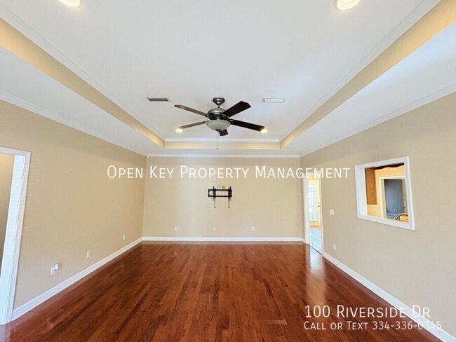 Building Photo - 100 Riverside Dr