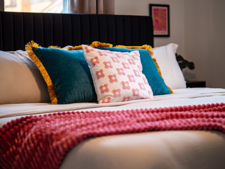 Building Photo - 2001 Tampa Ave