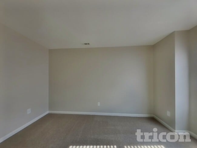 Building Photo - 2062 Aragon Lane