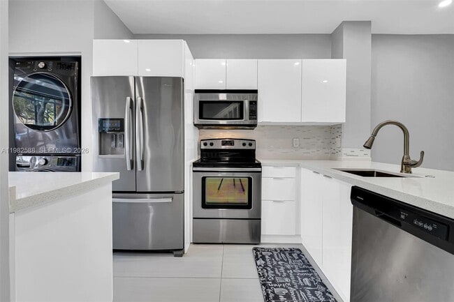 Building Photo - 358 SW 122nd Ave