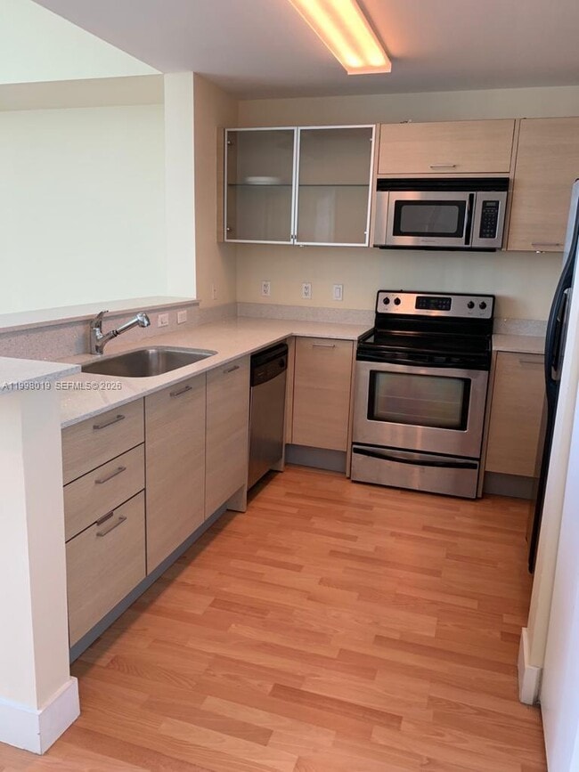 Building Photo - 350 NE 24th St