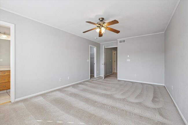 Building Photo - Wonderful 3 bedroom, 3.5 bath home in High...