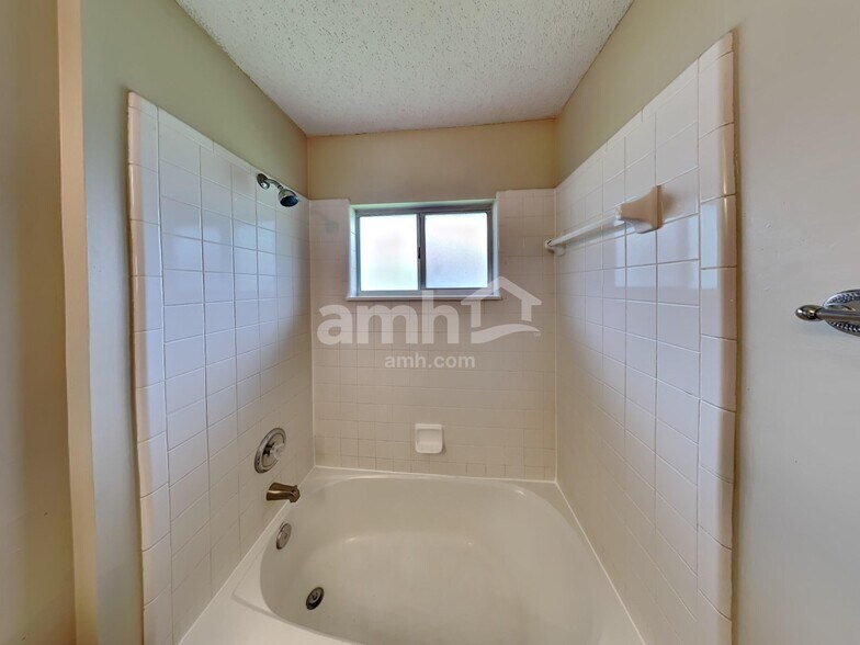Building Photo - 14088 Ridgewick Dr