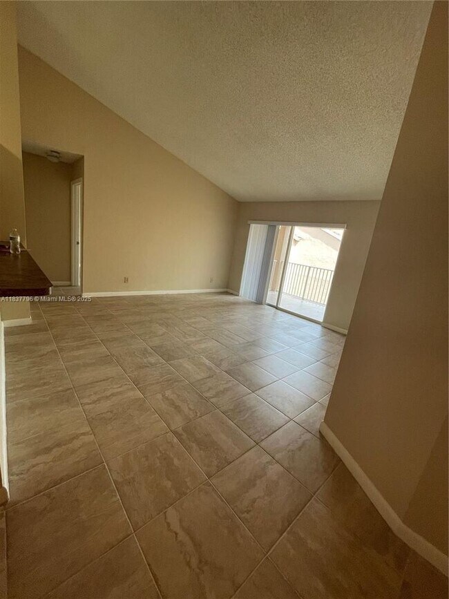 Building Photo - 10521 SW 158th Ct