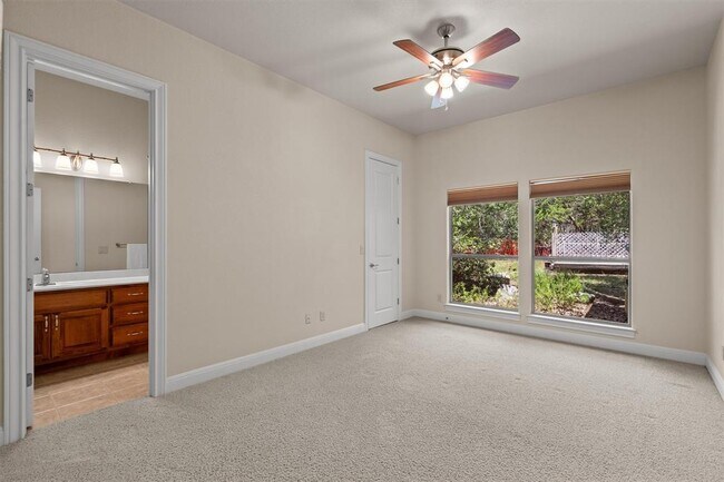 Building Photo - 17109 Northlake Hills Dr