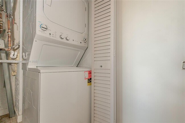 Building Photo - 11111 Biscayne Blvd