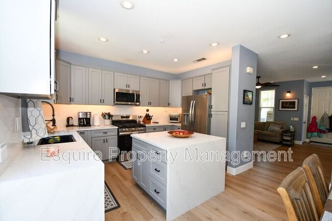 Building Photo - 817 Navigator Way