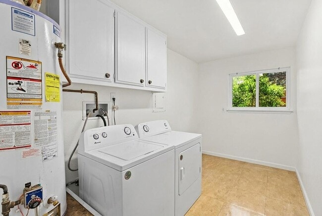 Building Photo - 3008 Matador Dr NE