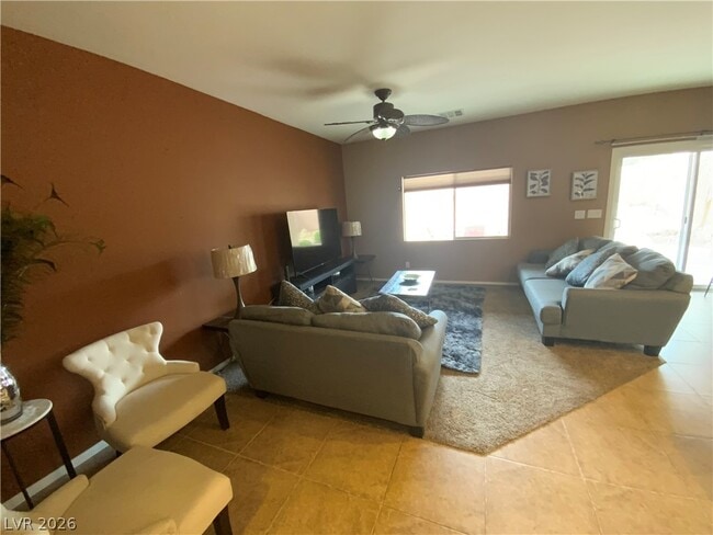 Building Photo - 4936 Semifonte Dr