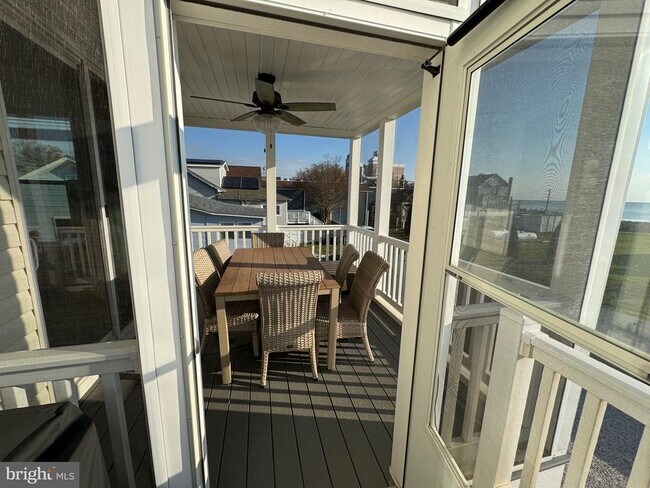 Building Photo - 8315 Bayside Rd